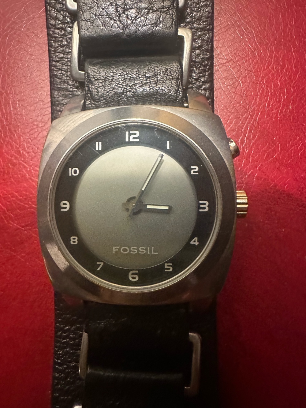 Vintage Men’s Fossil Black Leather Strap Watch with Gray Dial